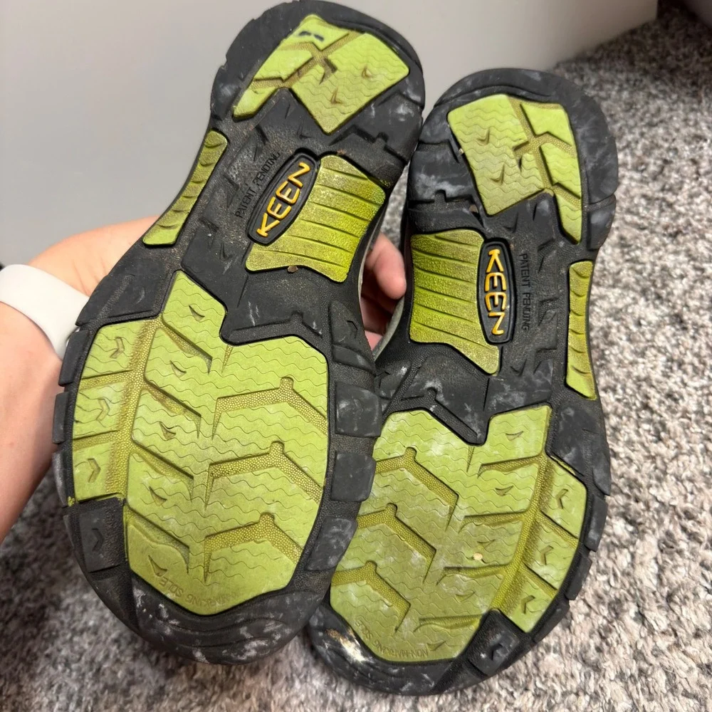 KEEN Newport H2 Mens Size 7 Waterproof Hiking Grey Lime Green Sport Shoes